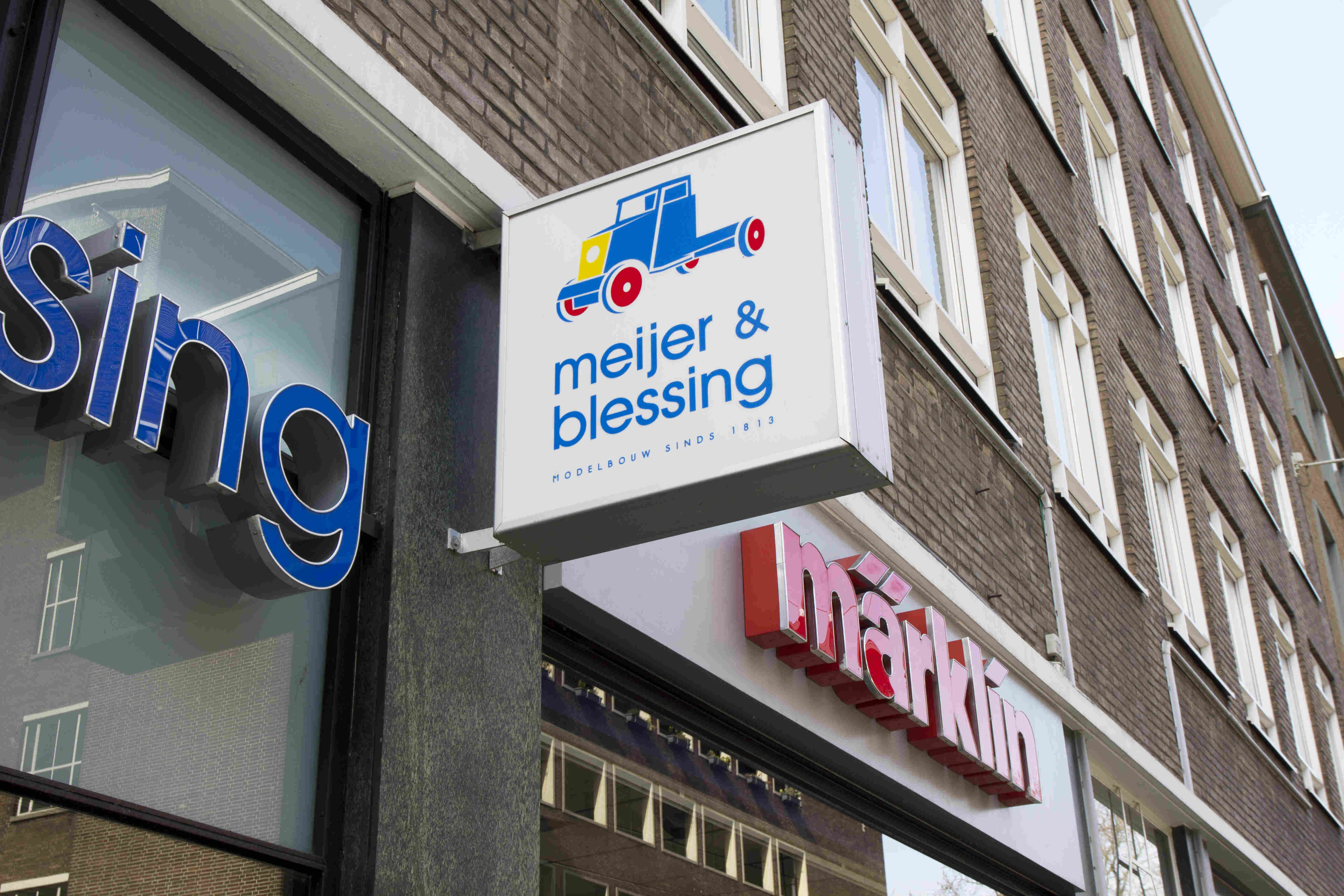 De huidige winkel aan de Westewagenstraat 27